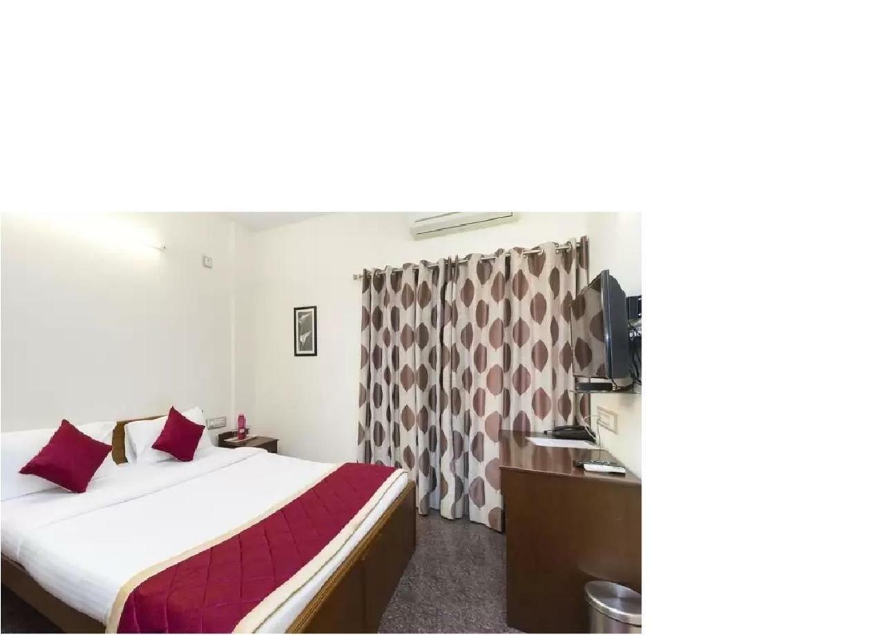 העיר בנגלור Hotel Felicity Inn Egl By Sky Stays מראה חיצוני תמונה